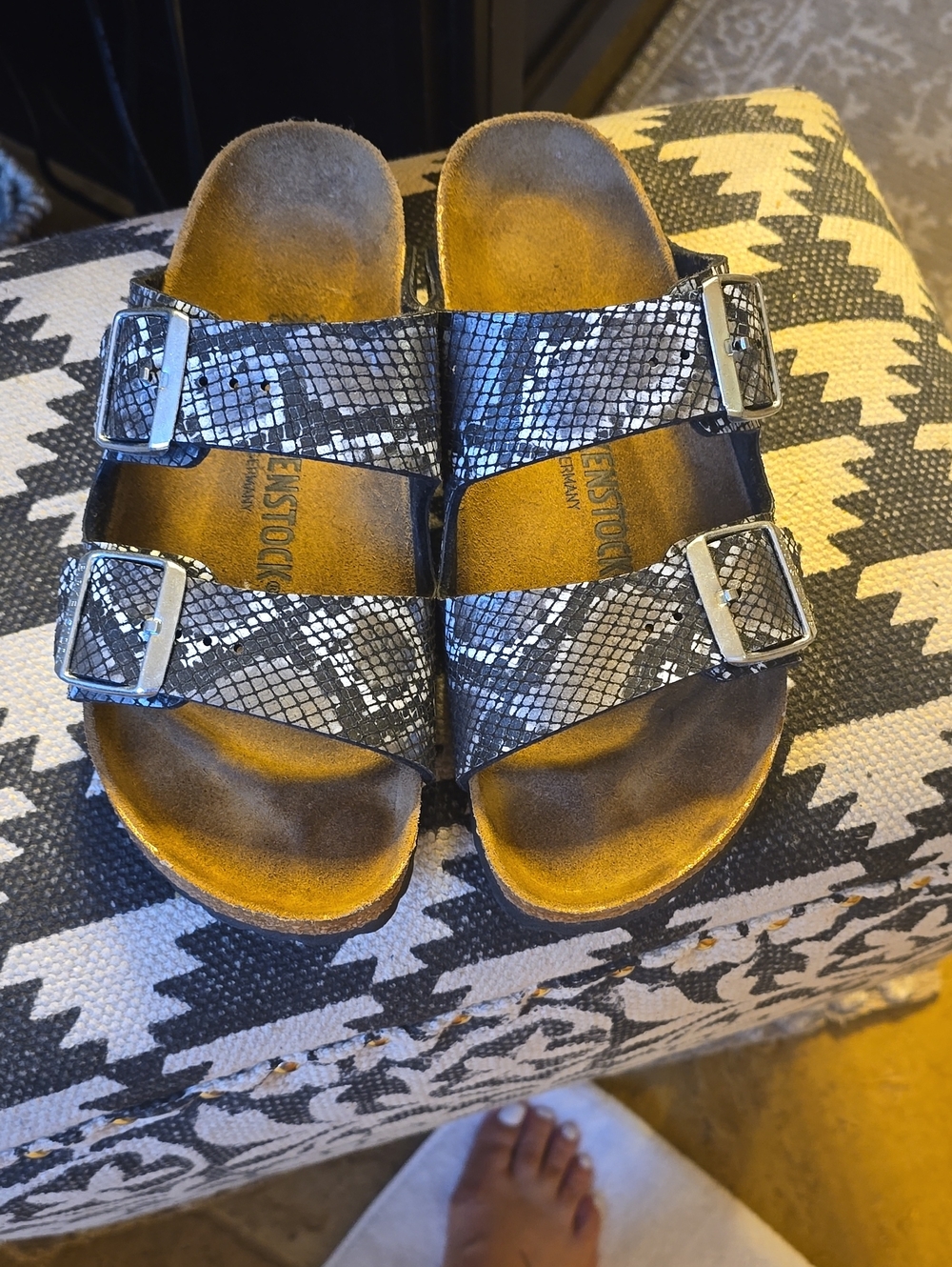 Birkenstock Woman 6.5/7 Snake-Print Silver Black Sandals - Picture 1 of 6